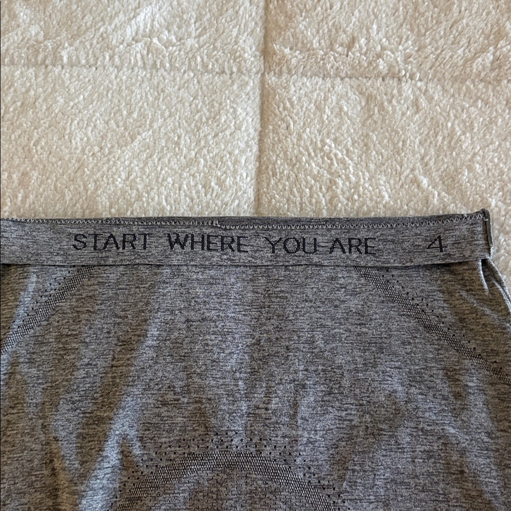 Grey Lululemon Cropped Swiftly Tech Short Sleeve 2.0 - Picture 4 of 4